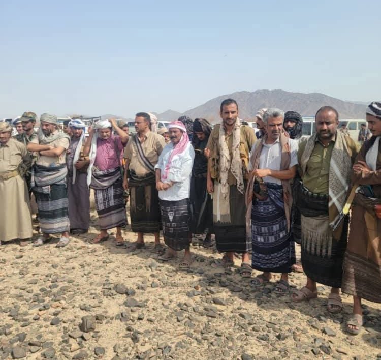 رئيس تنفيذية انتقالي شبوة يشارك في تشييع جثمان الجنديين في قوات دفاع شبوة القاحلي والنسي