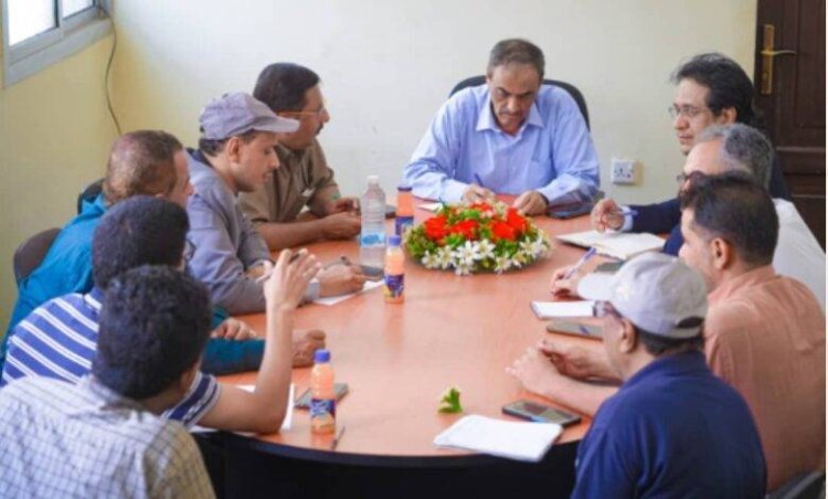 الكليبي يلتقي خريجي الكلية الحربية من قوات دفاع شبوة ويشيد بدورهم المرتقب في الميدان