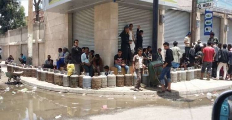 مصادر تكشف: تقطعات قبلية في مأرب وراء أزمة الغاز الخانقة في عدن.