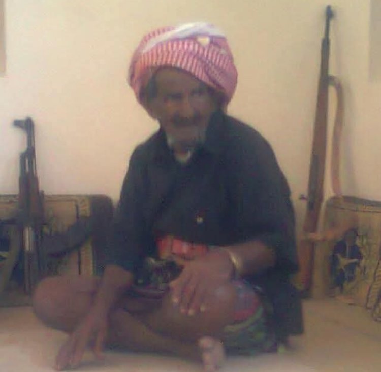 العميد المحمدي يعزي المقدم سالمين الجويد باسلوم في وفاة ”أخيه“