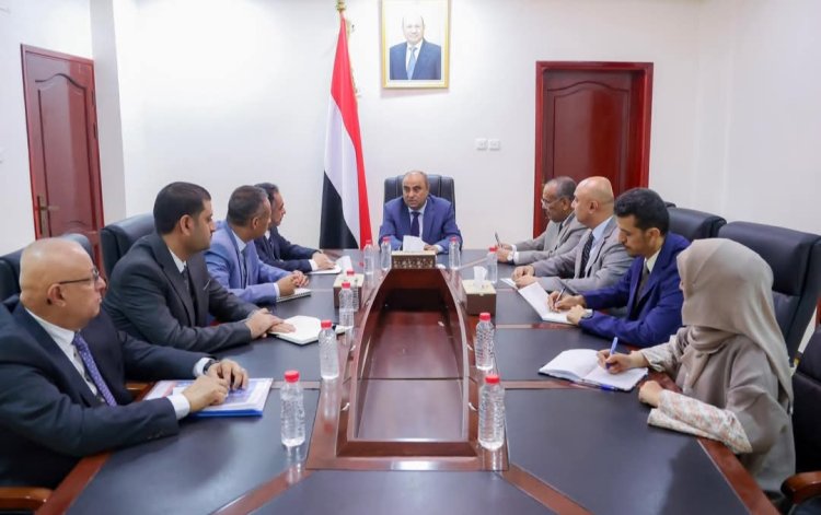 رئيس الوزراء يوجه بوضع مسار عاجل لتنفيذ خطط الاتصالات وتطوير البنية التحتية للقطاع