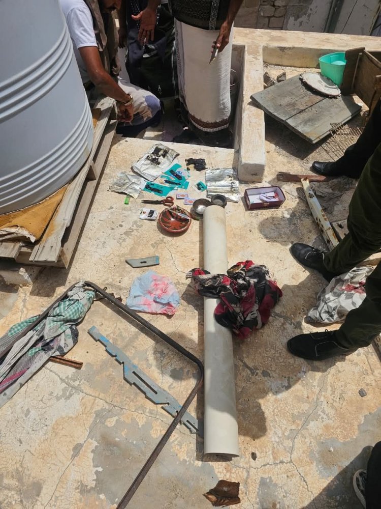 أمن مديرية المكلا متمثلة بمركزي شرطة المكلا وشرطة الديس تلقي القبض على مروج للحشيش المخدر بمدينة المكلا.