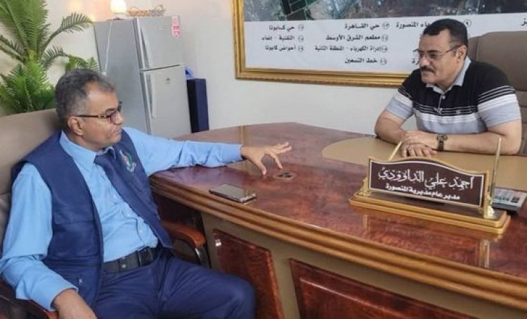 تركيب إشارات مرور في الشوارع الرئيسية بمديرية المنصورة