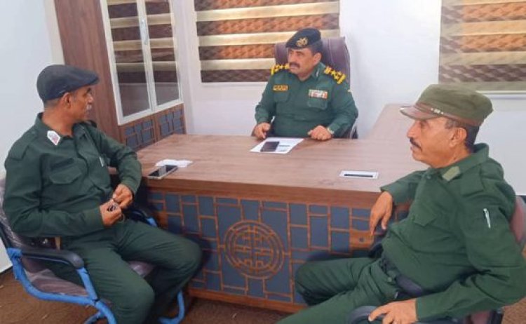 مدير أمن شبوة يطلع على سير العمل بإدارة مكافحة المخدرات