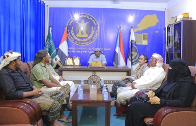 رئيس تنفيذية انتقالي وادي وصحراء حضرموت يلتقي نائب رئيس لجنة الشباب والرياضة بالجمعية الوطنية