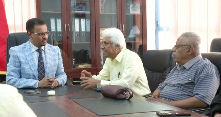 الأمين العام لمحلي حضرموت يدشن البرنامج التدريبي المهني للشباب بالمحافظة