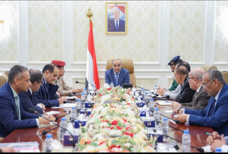 رئيس الوزراء يترأس اجتماعاً للجنة العليا لمكافحة التهريب