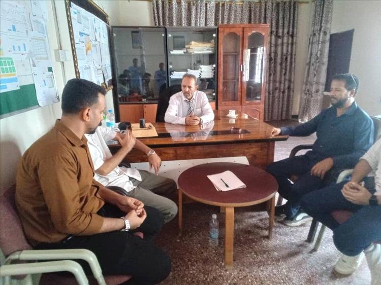 مدير عام مكتب الصحة العامة والسكان بمحافظة أبين يلتقي بوفد من منظمة الإنقاذ الدولية
