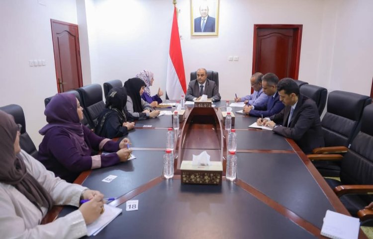 رئيس الوزراء يؤكد اهتمام الحكومة بقضايا المرأة وإدماجها في مختلف السياسات الوطنية