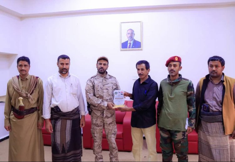 انتقالي عتق يكرّم عددا من القيادات العسكرية بالمحافظة