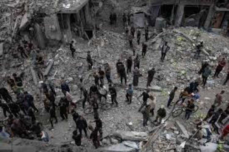 الدفاع المدني في غزة يعلن مقتل 62 شخصًا في ضربات إسرائيلية