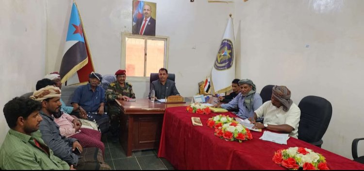 رئيس تنفيذية انتقالي سقطرى يلتقي رئيس العمليات المشتركة بالمحافظة