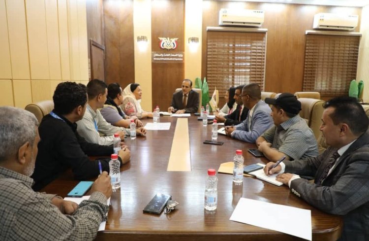 وزير الصحة يبحث تدخلات مكتب اليونبس والصحة العالمية في اليمن