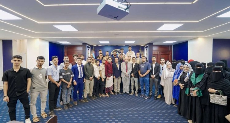 نائب رئيس الجمعية الوطنية يستقبل عددا من طلاب جامعات عدن ولحج وابين للتعريف بعمل الجمعية بمناسبة اليوم العالمي للعمل البرلماني