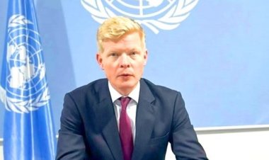 المبعوث الأممي يصل العاصمة عدن ويدعو إلى قرارات حاسمة لكسر الجمود السياسي