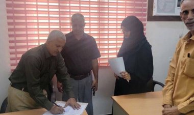 استلام وتسليم بين مديري مكتب الثقافة بالمجلس المحلي بمديرية المعلا.