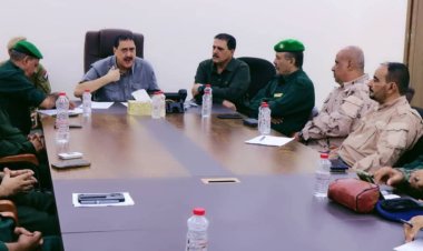 اللواء الشعيبي يترأس اجتماعًا أمنيًا لمناقشة جهود تعزيز أداء مراكز الشرطة بالعاصمة عدن.