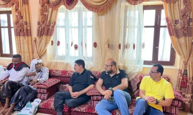 رئيس تنفيذية انتقالي حضرموت يقدّم واجب العزاء في وفاة العازف سمير سعد سرور