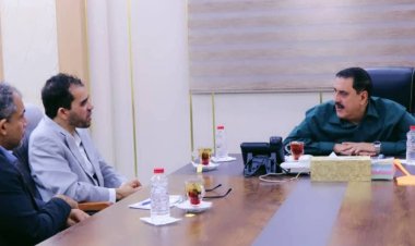 مدير أمن العاصمة عدن يبحث مع الصليب الأحمر سبل تعزيز الدعم الإنساني للسجون.