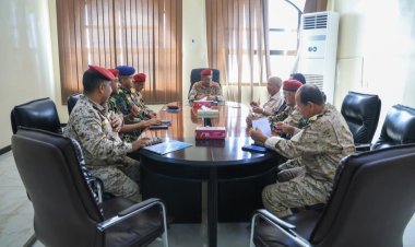 اللواء الركن "بارجاش" يترأس اجتماعاً استثنائياً للجنة الأمنية بحضرموت لمناقشة تأمين قاطرات الوقود المارة بساحل حضرموت إضافة للاستعدادات الأمنية والعسكرية خلال موسم البلدة السياحي