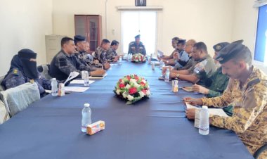 العميد الجابري يترأس إجتماعًا أمنيًا لمناقشة خطة تأمين موسم البلدة السياحي بسواحل حضرموت