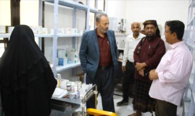 مدير عام صحة أبين يطلع على واقع خدمات الأمومة والطفولة بمركز خنفر