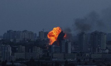 روسيا تنفذ هجومًا بمسيرات انتحارية على كييف