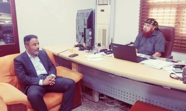 رئيس تنفيذية انتقالي أبين يتفقد مصنع الاسمنت بمديرية خنفر