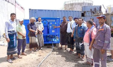 الوكيل الكندي يدشّن جهاز فلترة زيوت محولات كهرباء شبوة .