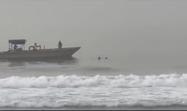 خفر السواحل بحضرموت ينقذ 12 شابًا من الغرق في سواحل المكلا