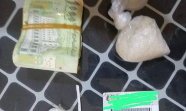 الأجهزة الأمنية في مدينة الشحر تضبط مروجًا بحوزته 49 جرامًا من مادة “الشبو” المخدرة