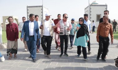 وفد من منظمة UNOPS يتابع المشاريع المنفذة في مديرية الشحر وآلية توسيع التعاون بين السلطة والمنظمة