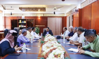 بترأسه اجتماعاً للفريق الفني للاشراف على إنشاءات ميناء الصيد..  الوزير السقطري يشدد على تنفيد المشاريع الاستراتيجية في القطاع السمكي