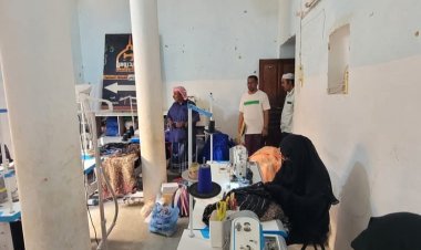 انتقالي تريم يدعم مشغل العيدروس بأدوات ومستلزمات الخياطة والتطريز