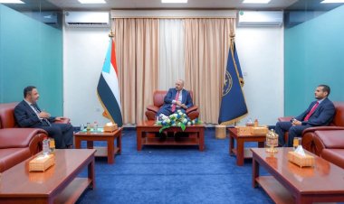 الرئيس الزُبيدي يطّلع على سير عمل الهيئات التنفيذية للمجلس الانتقالي بمحافظة أبين