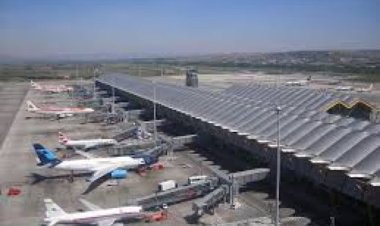 هجمات أوكرانية بطائرات مسيرة تثير الفوضى في مطارات موسكو