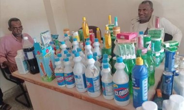 مكتب الأشغال العامة بزنجبار يضبط عدد من المواد المنتهية صلاحيتها بعدد من المحلات بسوق المدينة