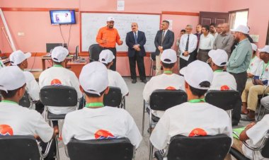 برعاية المحافظ  بن ماضي.. أنشطة وفعاليات نوعية اقيمت في أيام المخيم الصيفي الثالث لمهارات المستقبل لطلاب الثانوية بساحل حضرموت