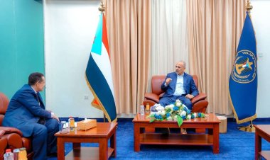 الرئيس الزُبيدي يطّلع على سير العمل التنظيمي بانتقالي لحج ويشدد على فاعلية الأداء