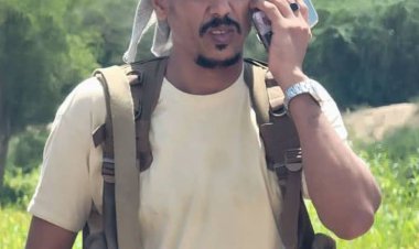 قائد الوية الدعم والاسناد العميد نصر اليافعي يعزي الدكتور عيدروس اليهري في وفاة والدته