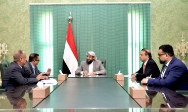 المحرّمي يطلع على أوضاع الخطوط الجوية اليمنية ويؤكد ضرورة النهوض بقطاع الطيران