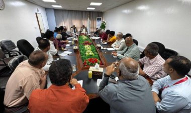 رئيس هيئة الطيران المدني يعقد اجتماعاً أمنياً رفيعاً بمطار عدن الدولي لتعزيز الجاهزية ومنع أي اختلالات أمنية