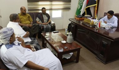 رئيس تنفيذية انتقالي حضرموت يطّلع على أوضاع الوادي والصحراء ويدين قمع المحتجين