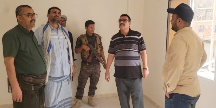 مدير عام المنصورة يتفقد الأعمال النهائية بمشروع بناء مجمع قضائي بالمديرية