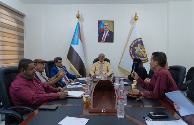 مركز البحوث ودعم القرار يعقد اجتماعه الدوري لشهر يوليو