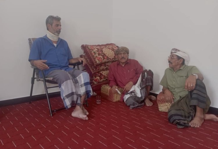 انتقالي رخية يطمئن على صحة مدير الإدارة التنظيمية والمقدم بن سميدع