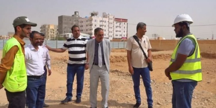 تدشين الأعمال الإنشائية لمركز علاج سوء التغذية بمدينة عتق