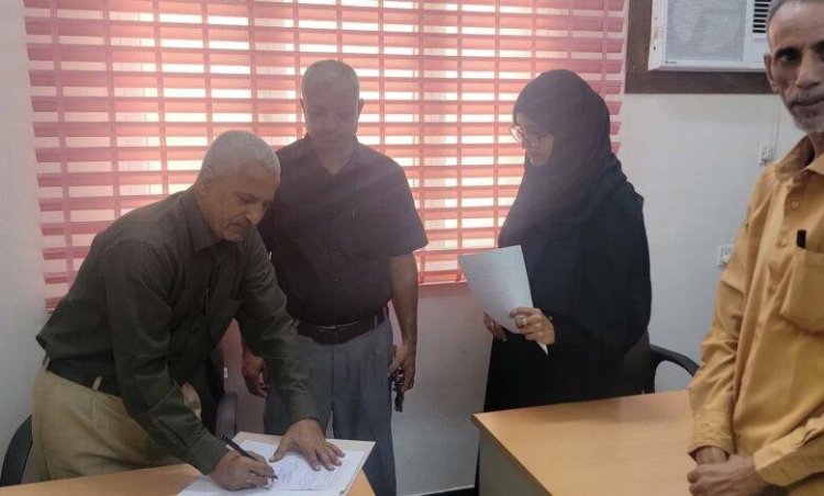 استلام وتسليم بين مديري مكتب الثقافة بالمجلس المحلي بمديرية المعلا.