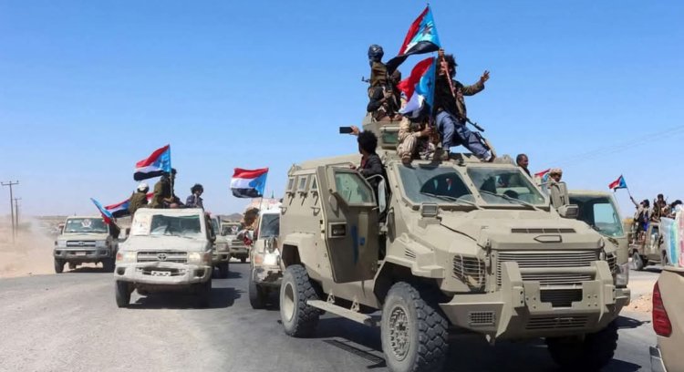 مصدر عسكري مسؤول" ينفي خبر انسحاب قوات العمالقة من مديرية بيحان بشبوة .