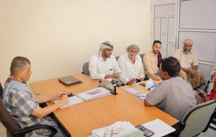 انتقالي غيل باوزير يبحث سبل تحسين القطاع الصحي بالمديرية خلال لقاء موسّع بالجهات المختصة